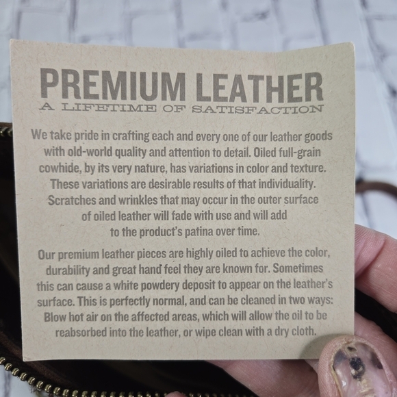 Duluth Trading lifetime leather brown leather crossbody field bag - Picture 5 of 11